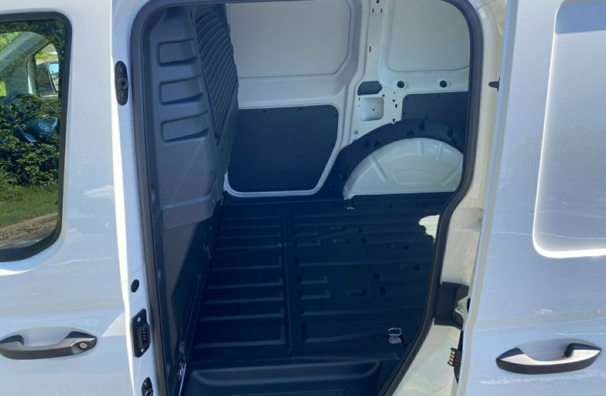 2022 VOLKSWAGEN CADDY TDI320  SKN Turbo VAN 